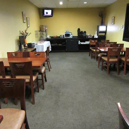 Super 8 Victoria Motel Dış mekan fotoğraf